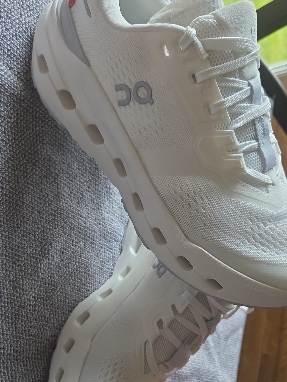 Women's OnCloud Runner 3 Shoes Size 9.5, White, New